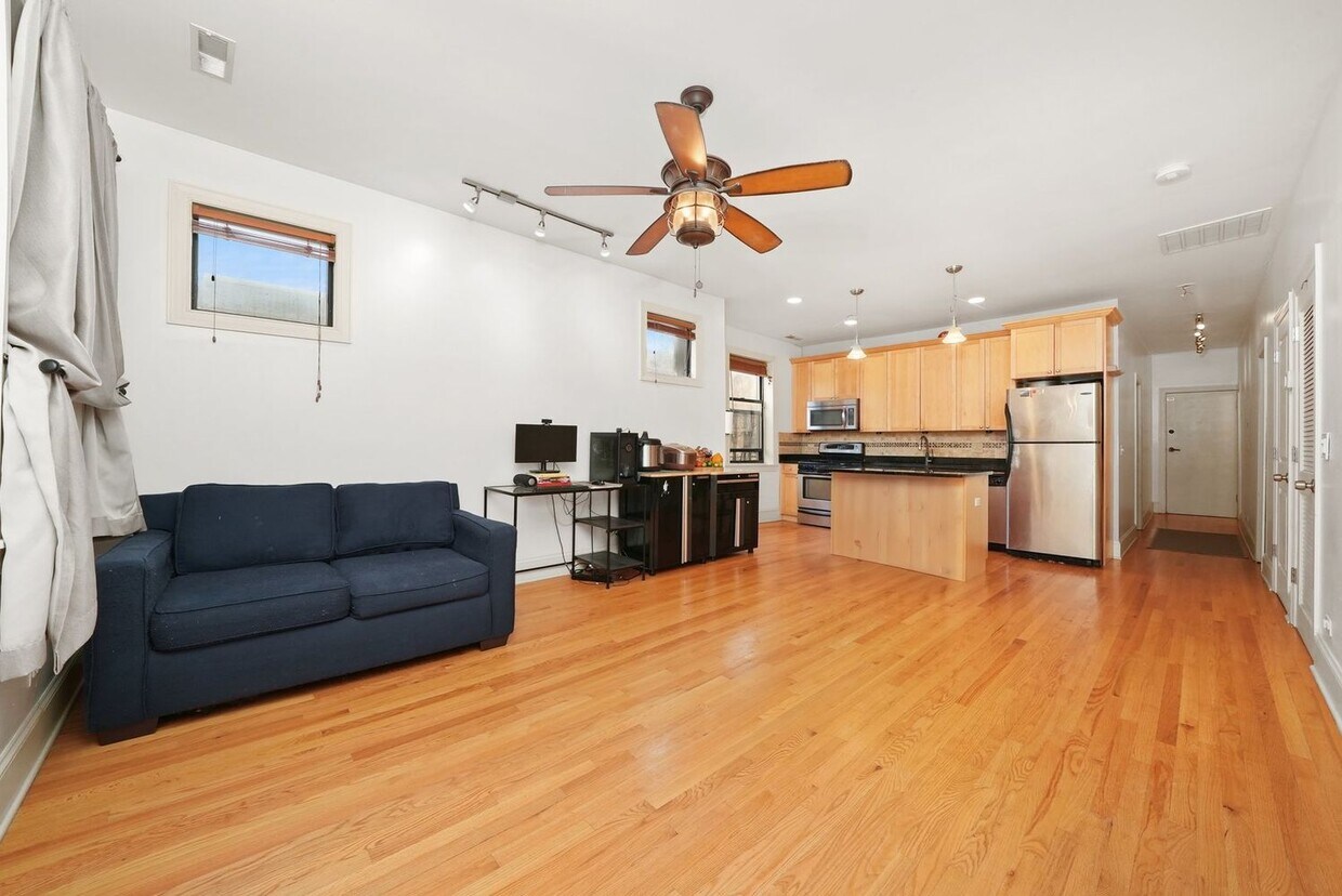 Foto principal - 7633 N Greenview Ave