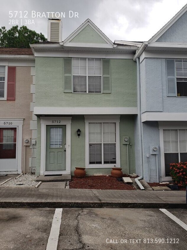 Great Temple Terrace Townhome House Rental in Tampa, FL