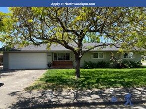 Building Photo - 2895 Hawaiian Ave