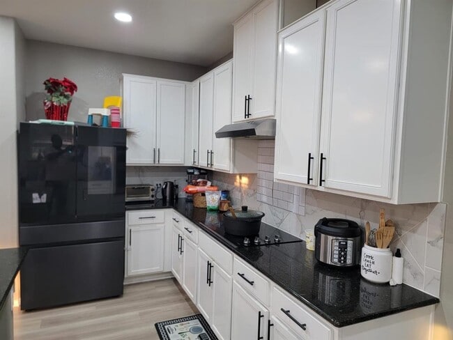 Foto del edificio - 429 Unforgiven Ln