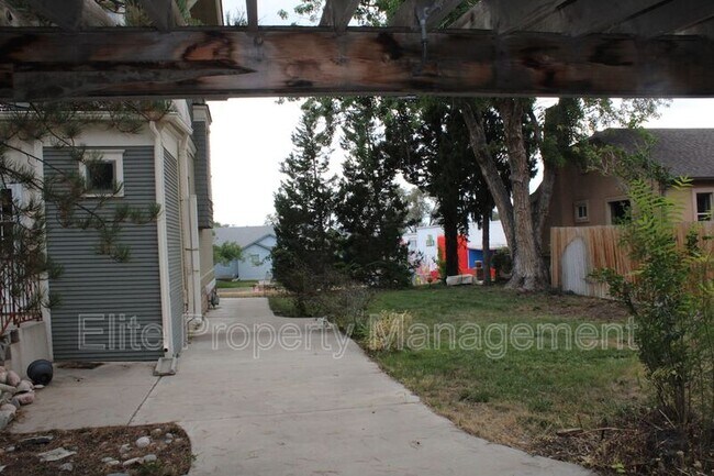 Foto del edificio - 511 W 13th St