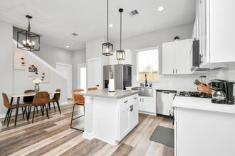 Building Photo - 407 Stonework Garden Ln