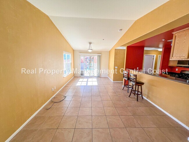 Foto del edificio - LEASE PENDING - 3 Bedroom / 2 Bathroom Hom...