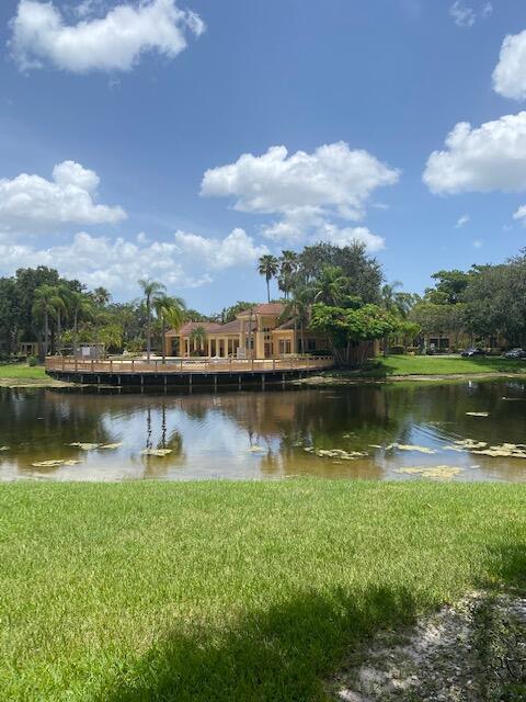 Primary Photo - 4887 Via Palm Lakes Via
