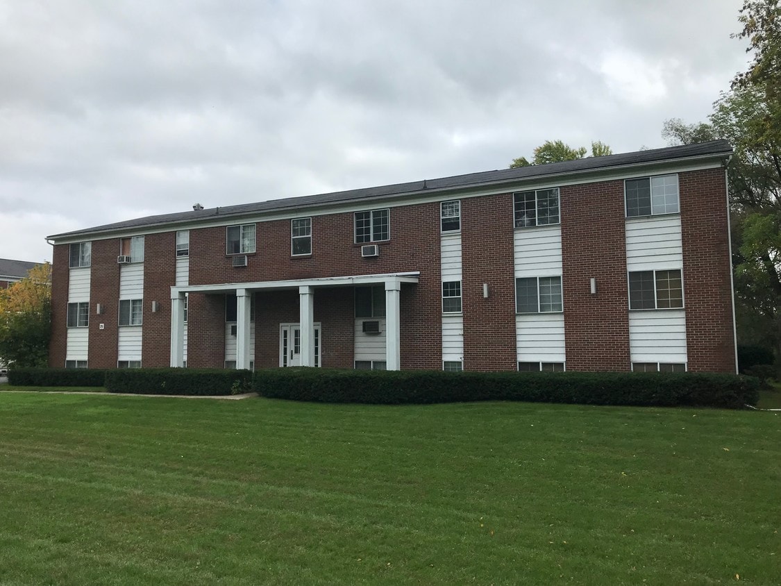 69 Parrish St, Canandaigua, NY 14424 Apartments in Canandaigua, NY