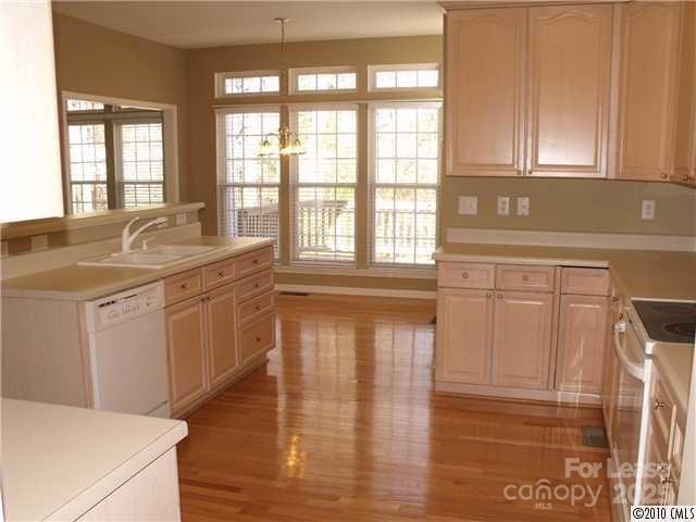 Building Photo - 1045 Muirfield Dr