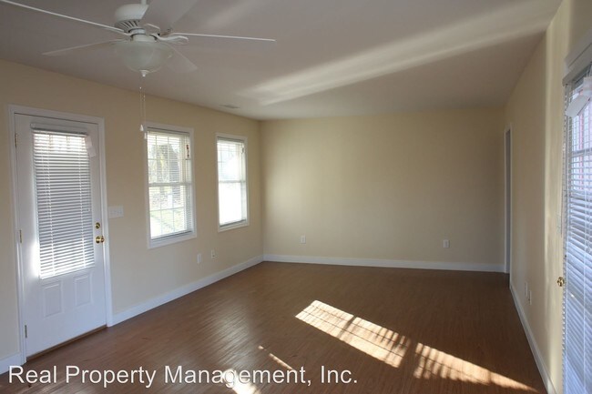 Building Photo - 275 Foxhaven Farm