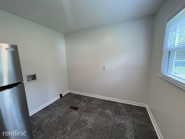 Building Photo - 3 br, 1 bath House - 1722 Brent Rd