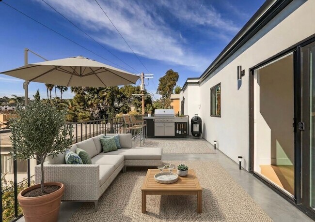 Foto del edificio - 1237 N Orange Dr