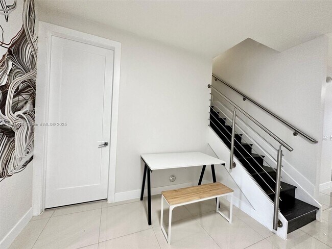 Foto del edificio - 6315 NW 105th Ct