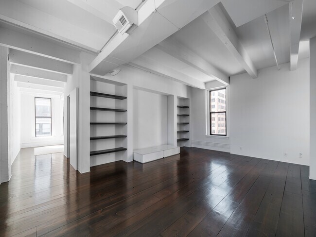 Building Photo - 321 S Jefferson St