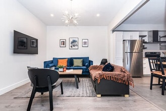 Building Photo - 4010 Rue Hochelaga