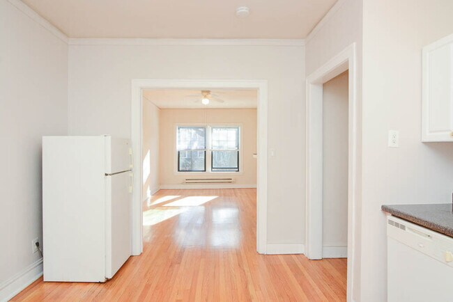 Foto del edificio - 1301-1303-1033 Chicago Ave