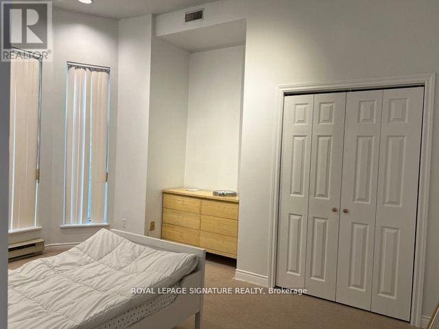 Building Photo - 208 Carlton St.