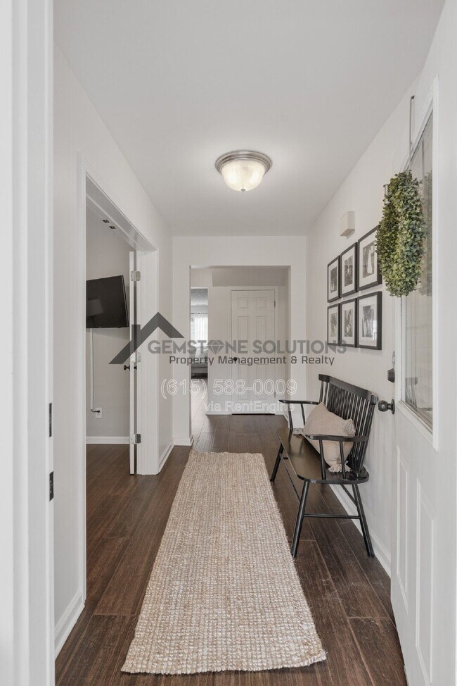 Building Photo - 7111 Lenox Village Dr