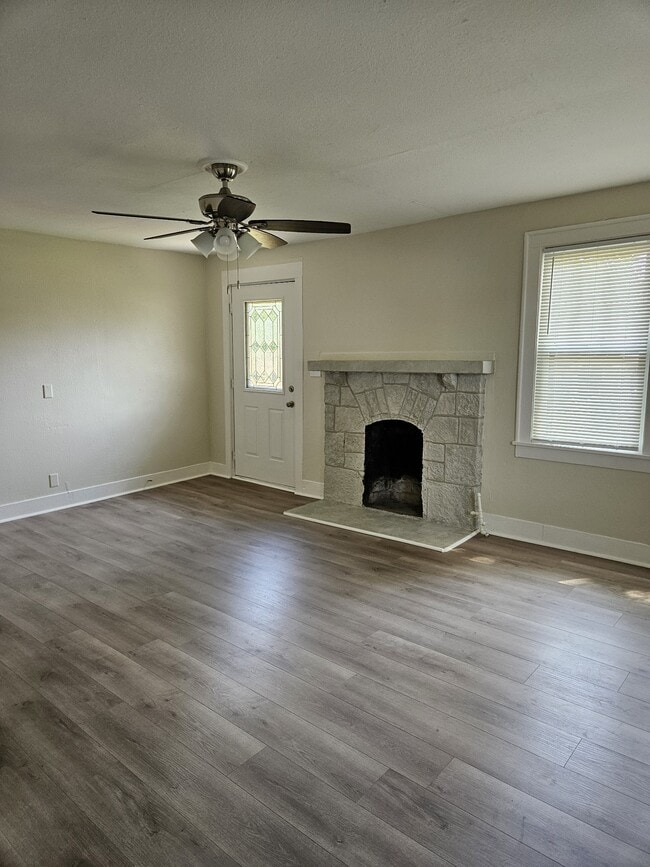 Building Photo - 140 Shivel Dr