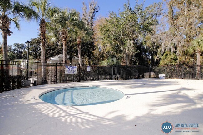 Foto del edificio - Third-Floor 2BR/2BA Condo – The Estates at...