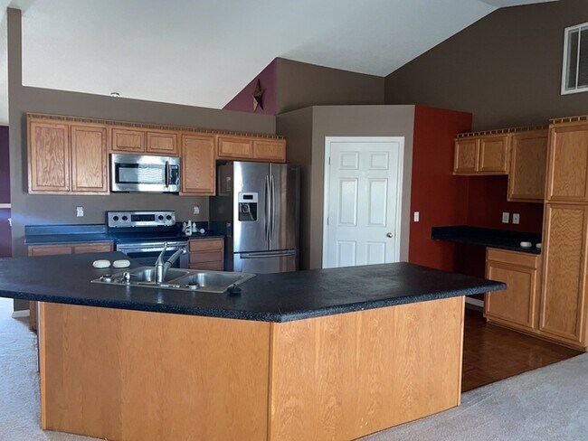 Building Photo - 112 Rivers Edge Dr