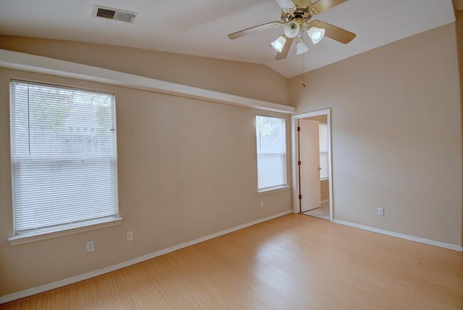 Foto del edificio - 7216 Eagle View Ave NE