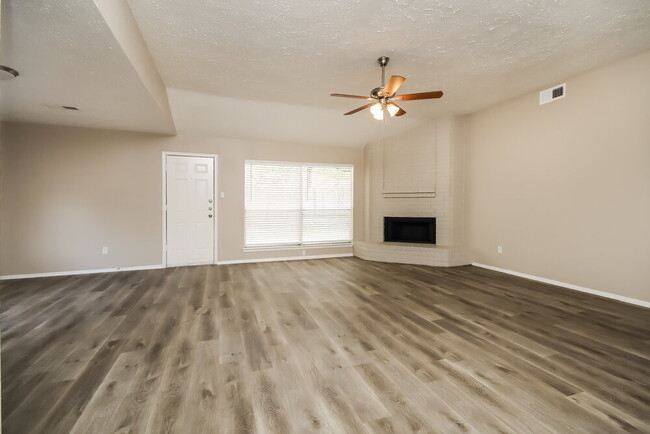 Foto del edificio - 21206 Waymare Ln