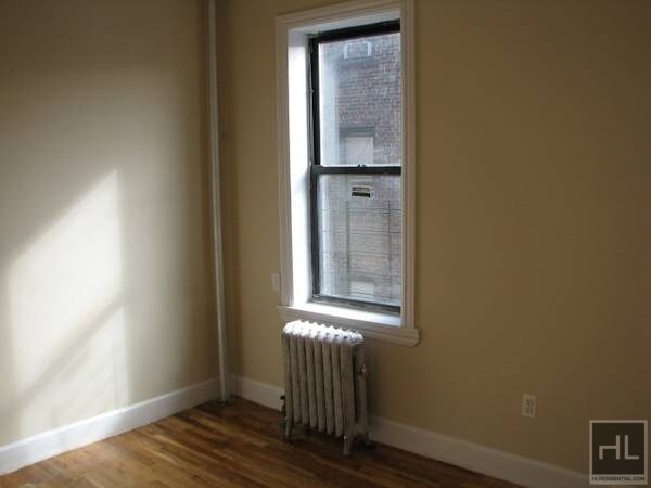 Foto del edificio - 43-19-43-39 39th Pl