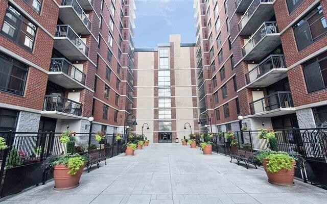Foto del edificio - 700 1st St
