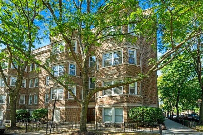 Foto del edificio - 6040 N Kenmore Ave