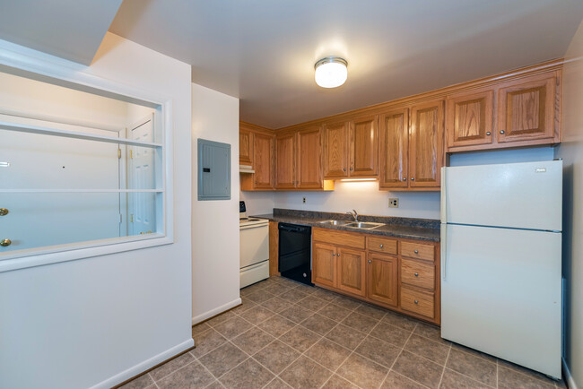 Kitchen in Classic Homes - Signal Hill Apartments