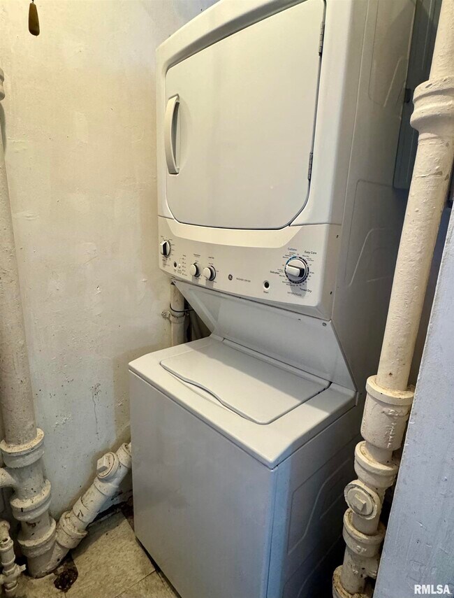 Foto del edificio - 902 39th St Ct