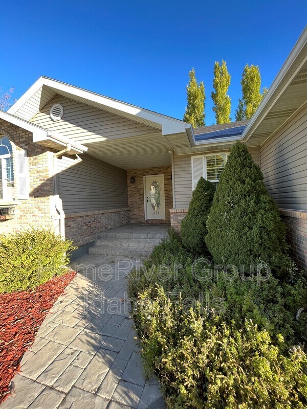Building Photo - 3823 E Heath Cir