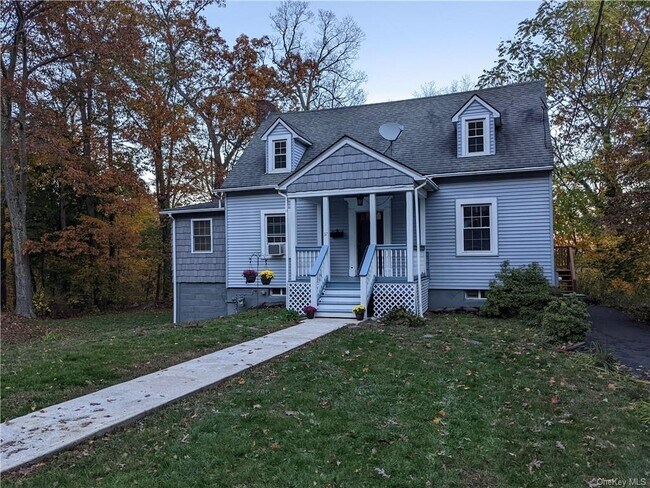 Building Photo - 37 Mearns Ave