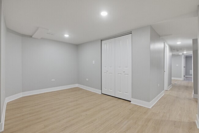 Foto del edificio - 3716 N Racine Ave