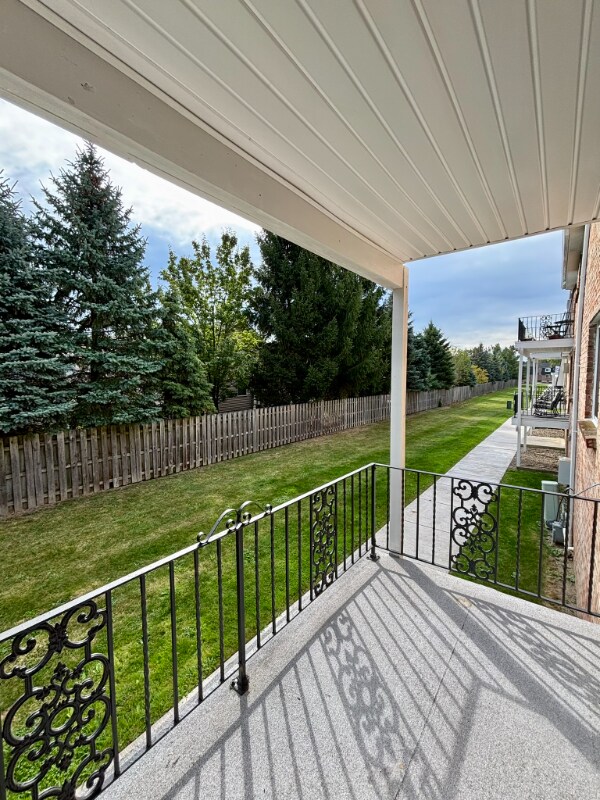 Foto del edificio - 110 Losson Rd