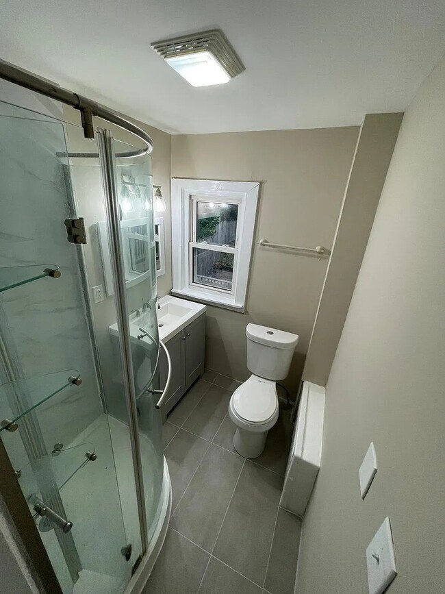 Foto del edificio - 1108 E 3rd St