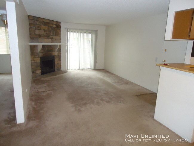 Building Photo - 8555 Fairmount Dr