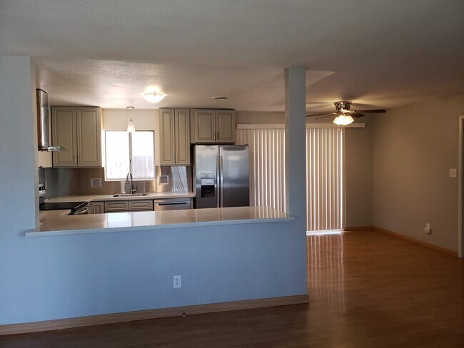 Building Photo - 790 Tornell Ave