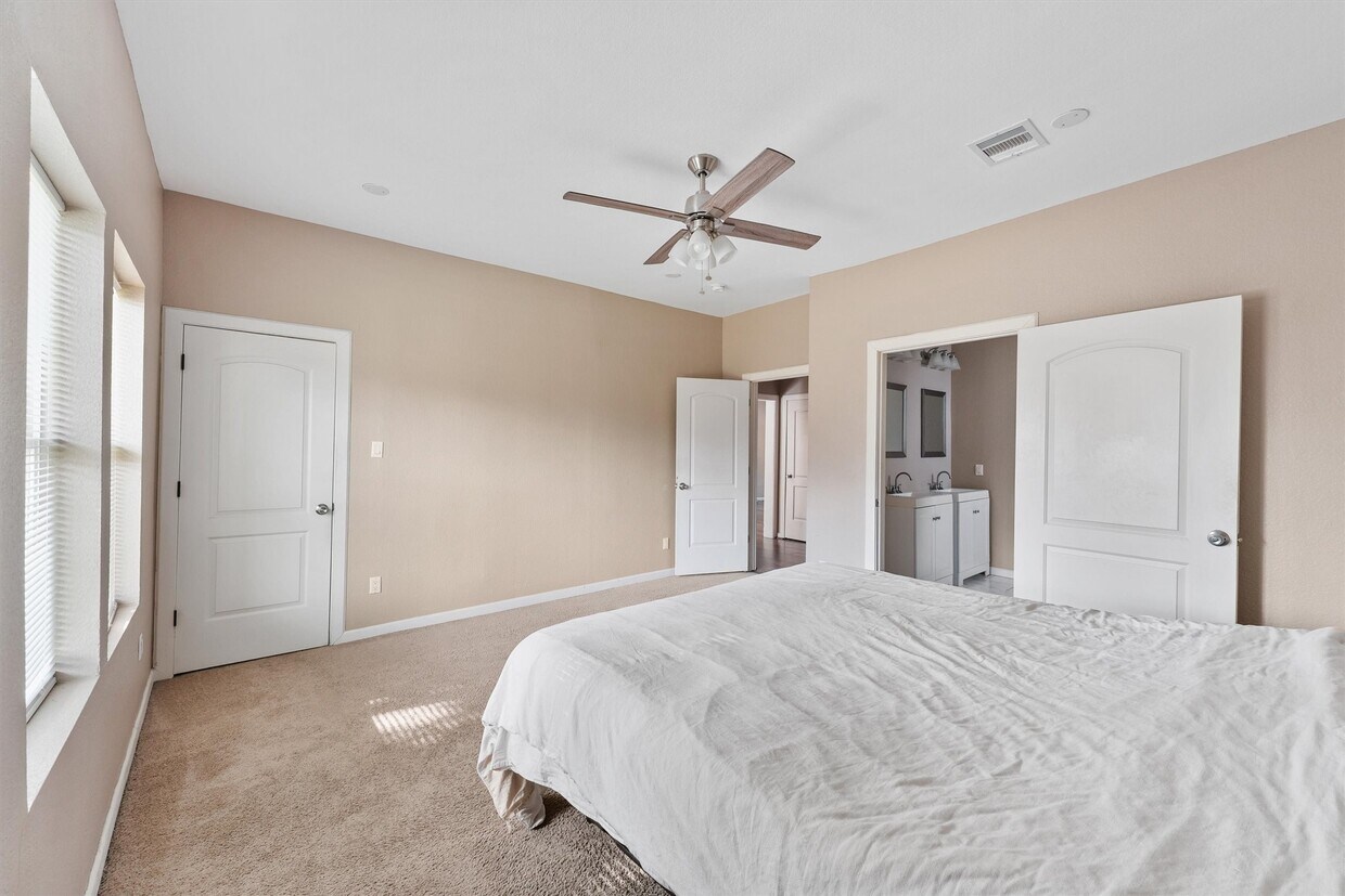 Foto del edificio - 3706 Nathaniel Brown St