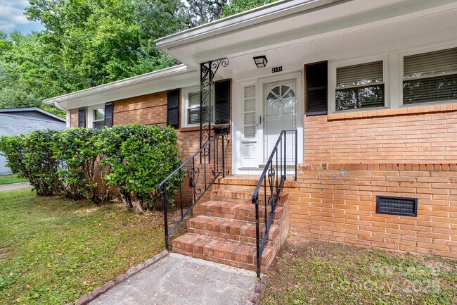 Foto del edificio - 3121 Sudbury Rd