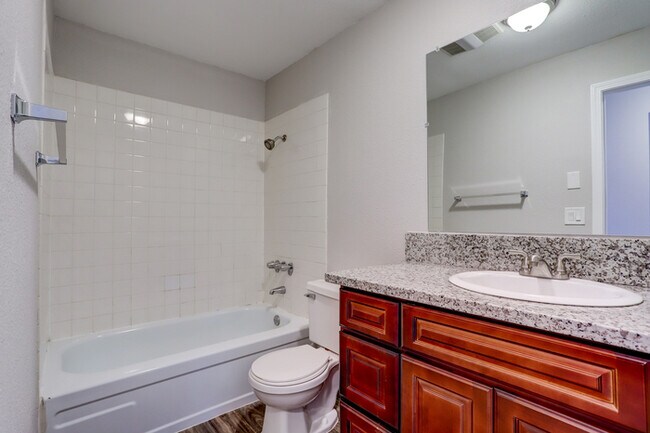Foto del edificio - Look no Further, Tyee offers a SUPER 1bed/...
