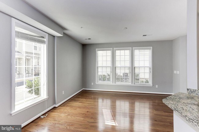 Foto del edificio - 42292 San Juan Terrace