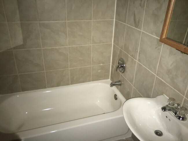 Foto del edificio - 3809 W 124th Pl