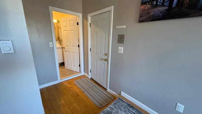 Building Photo - 16 Foster St