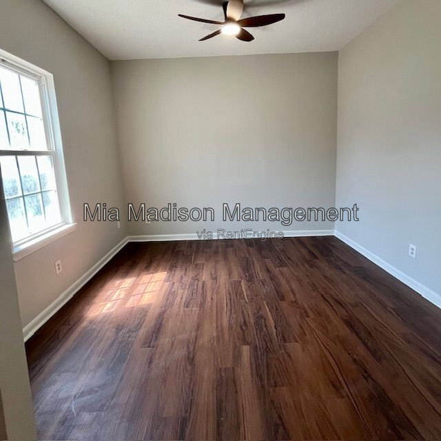 Building Photo - 628 W Anderson Ln