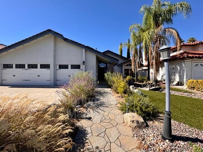 Foto del edificio - 25483 Blackthorne Dr