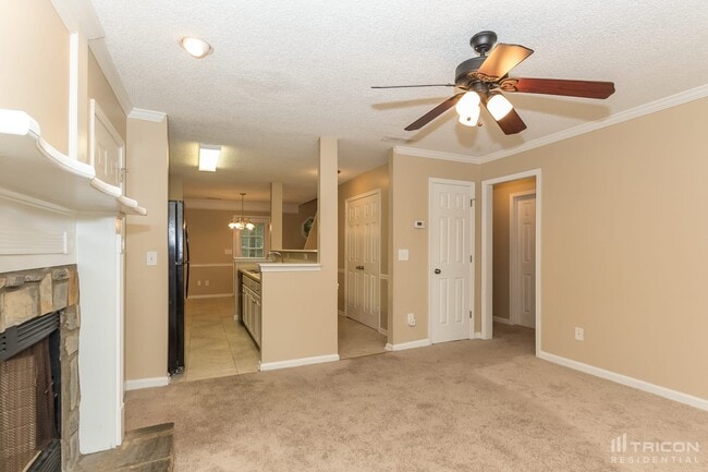 Building Photo - 1318 N Hampton Dr