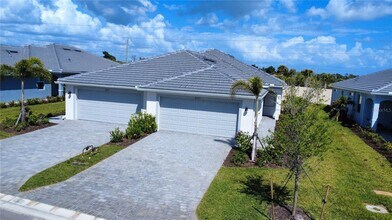 Building Photo - 8225 Shr Lk Dr