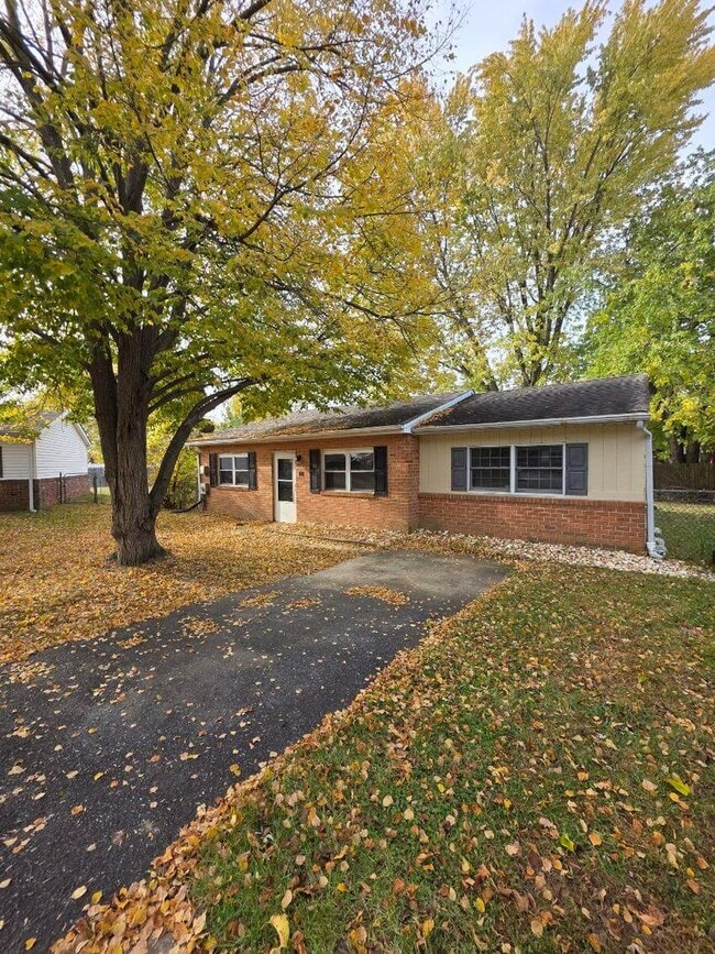 Building Photo - Woodland Trails