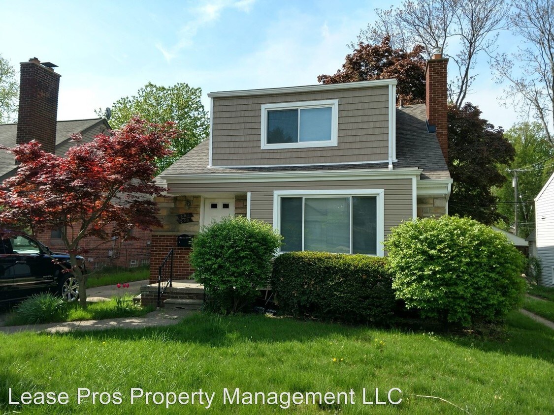 Primary Photo - 509-509 Catalpa Dr