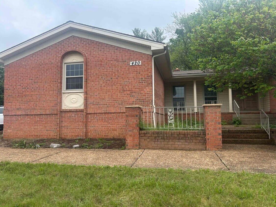 Foto principal - 420 Hillandale Ave