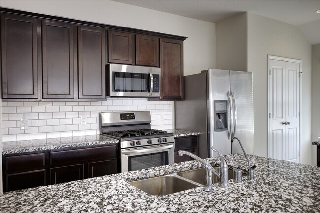 Foto del edificio - 707 Desert Pea Ln